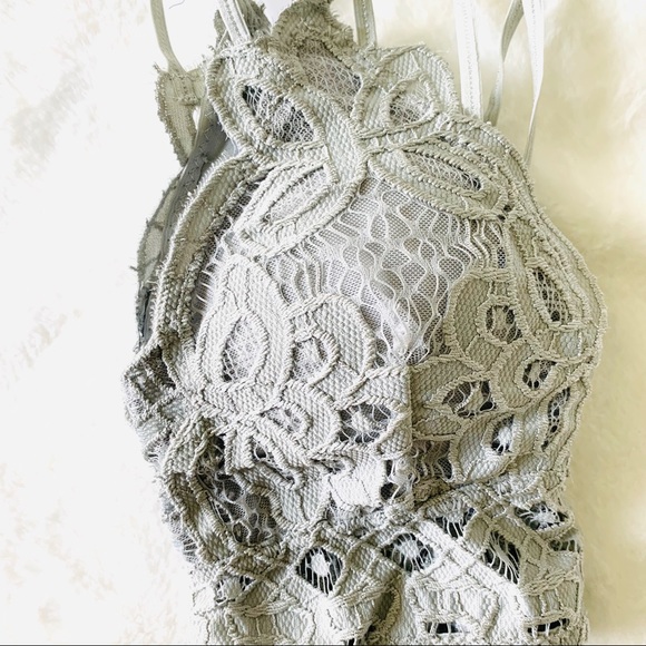 🆕 Light Gray Crochet Lace Bralette - Picture 4 of 5
